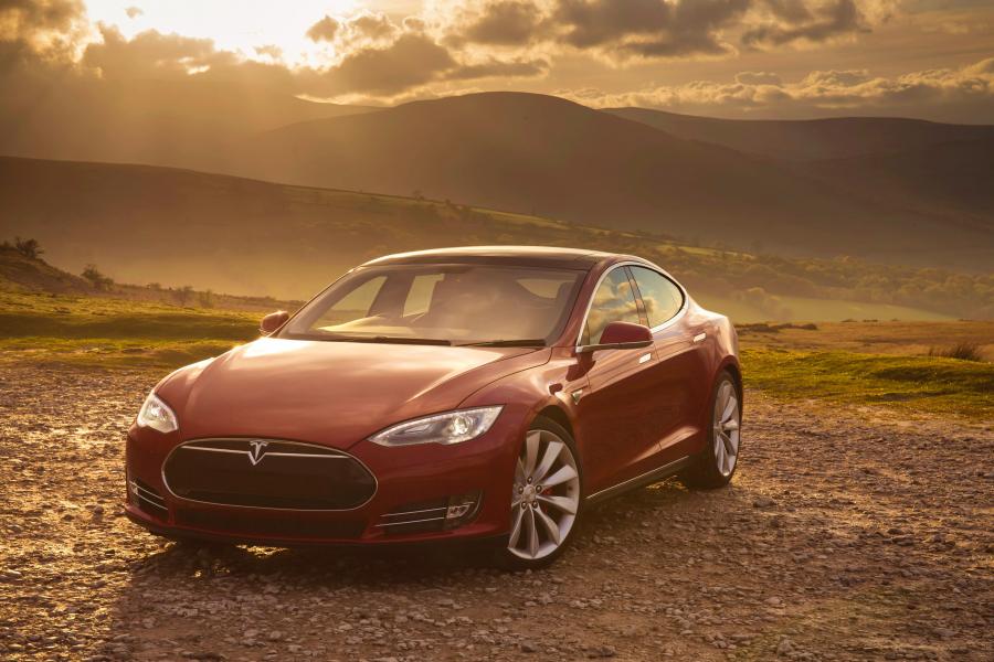  Tesla Model S P85+ 2014 года  (UK) (фото 7 из 30)